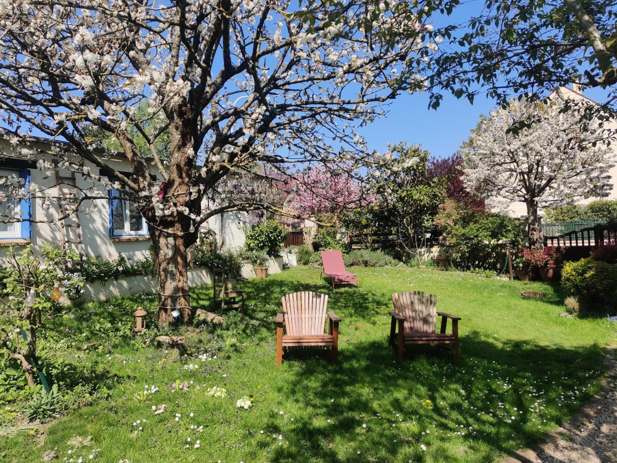 Le Cerisier Bed & Breakfast Mareil-Marly Exterior photo